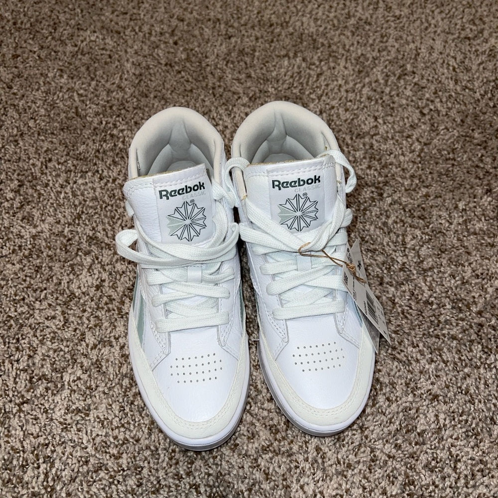 Reebok White and Mint Sneakers - Picture 2 of 6